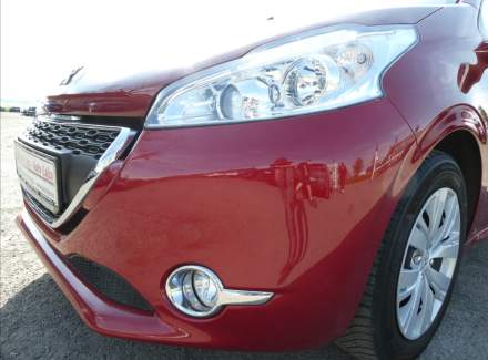 Peugeot - 208