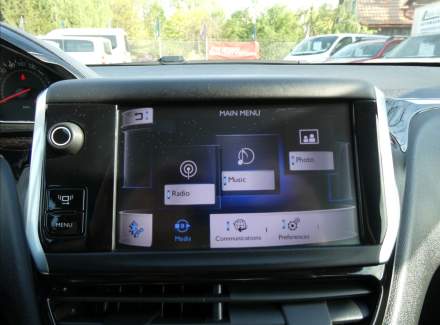 Peugeot - 208