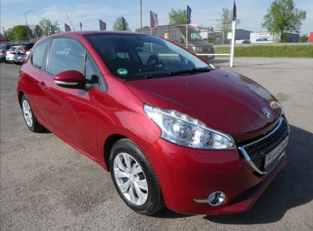 Peugeot - 208