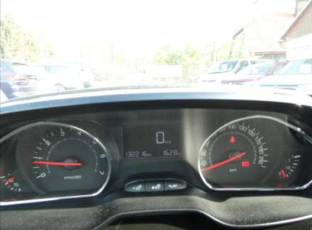 Peugeot - 208