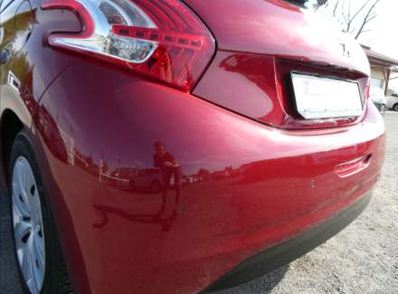 Peugeot - 208