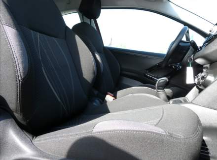 Peugeot - 208