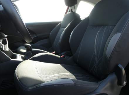 Peugeot - 208