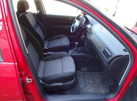 Volkswagen - Golf