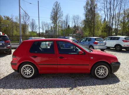 Volkswagen - Golf