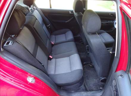 Volkswagen - Golf