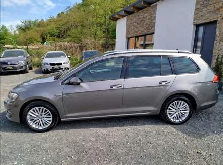 Volkswagen - Golf