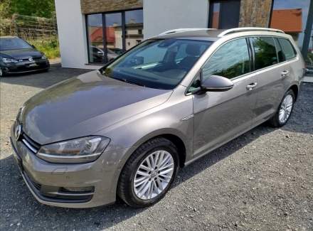 Volkswagen - Golf