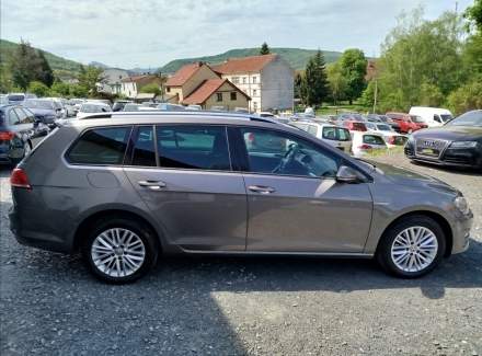 Volkswagen - Golf