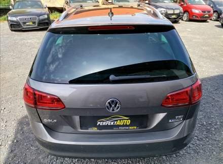 Volkswagen - Golf