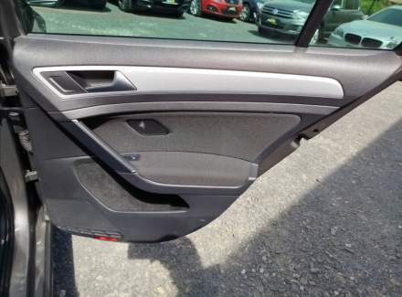 Volkswagen - Golf