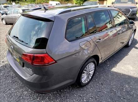 Volkswagen - Golf
