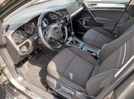 Volkswagen - Golf
