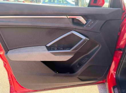 Audi - Q3