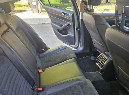 Volkswagen - Passat