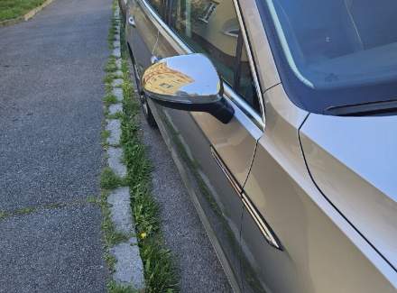 Volkswagen - Passat