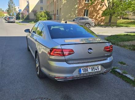 Volkswagen - Passat