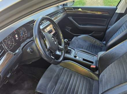 Volkswagen - Passat