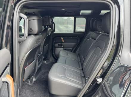 Land Rover - Defender