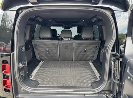 Land Rover - Defender