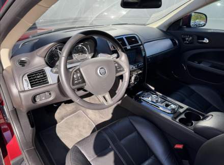 Jaguar - XK 8