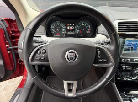 Jaguar - XK 8