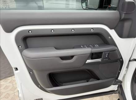 Land Rover - Defender