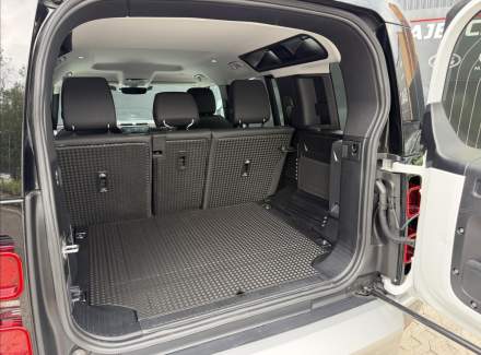 Land Rover - Defender