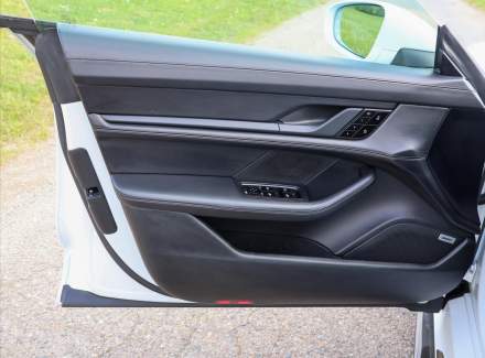 Porsche - Taycan