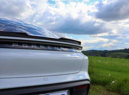 Porsche - Taycan
