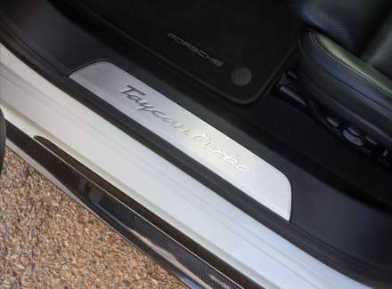 Porsche - Taycan
