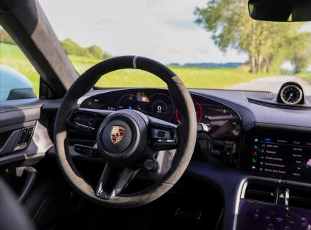 Porsche - Taycan