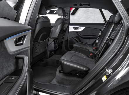 Audi - Q8