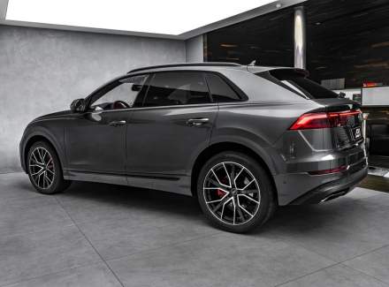 Audi - Q8