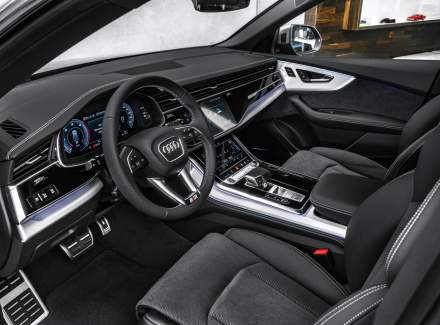 Audi - Q8