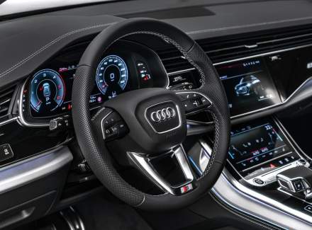 Audi - Q8