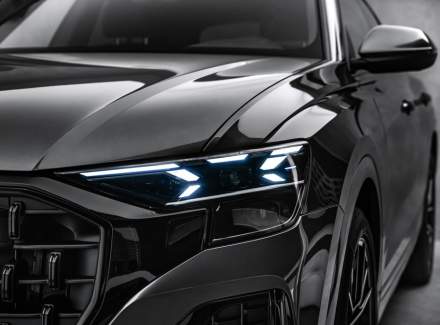 Audi - Q8