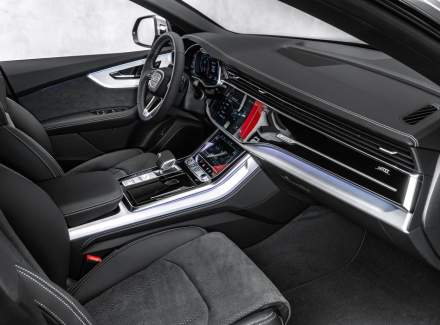 Audi - Q8