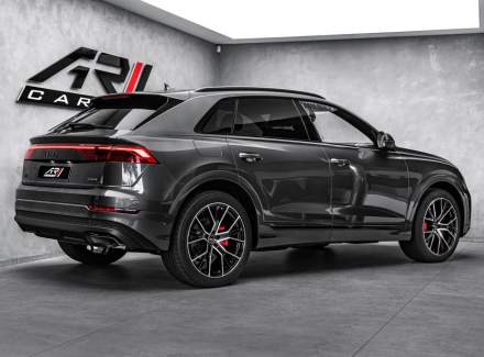 Audi - Q8