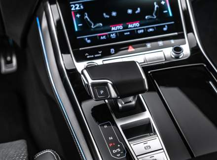 Audi - Q8