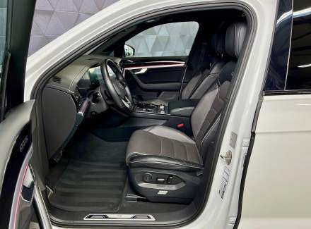 Volkswagen - Touareg