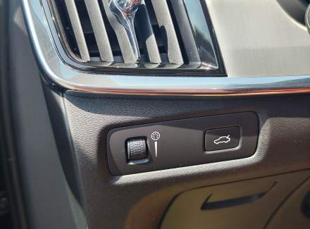 Volvo - V90