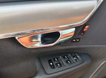 Volvo - V90