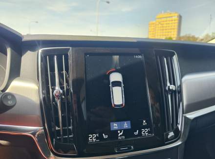 Volvo - V90