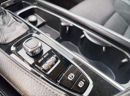 Volvo - V90