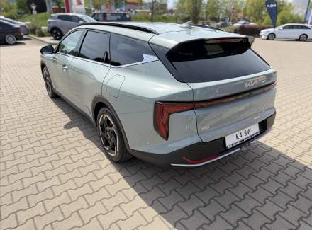 Kia - K4