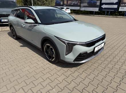Kia - K4