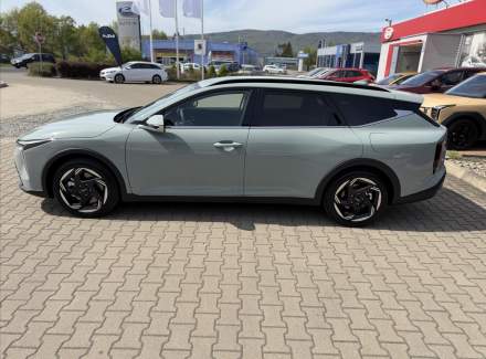 Kia - K4
