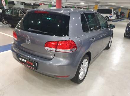 Volkswagen - Golf