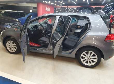 Volkswagen - Golf